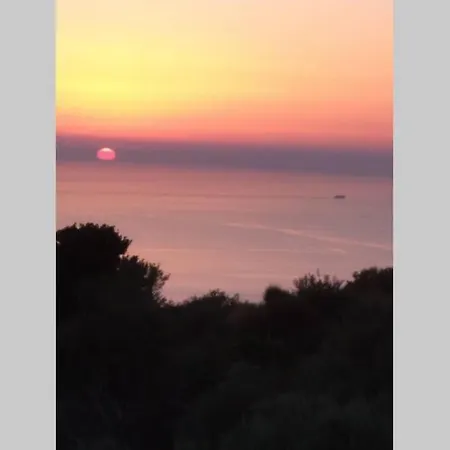 Traditional House With View Casa vacanze *